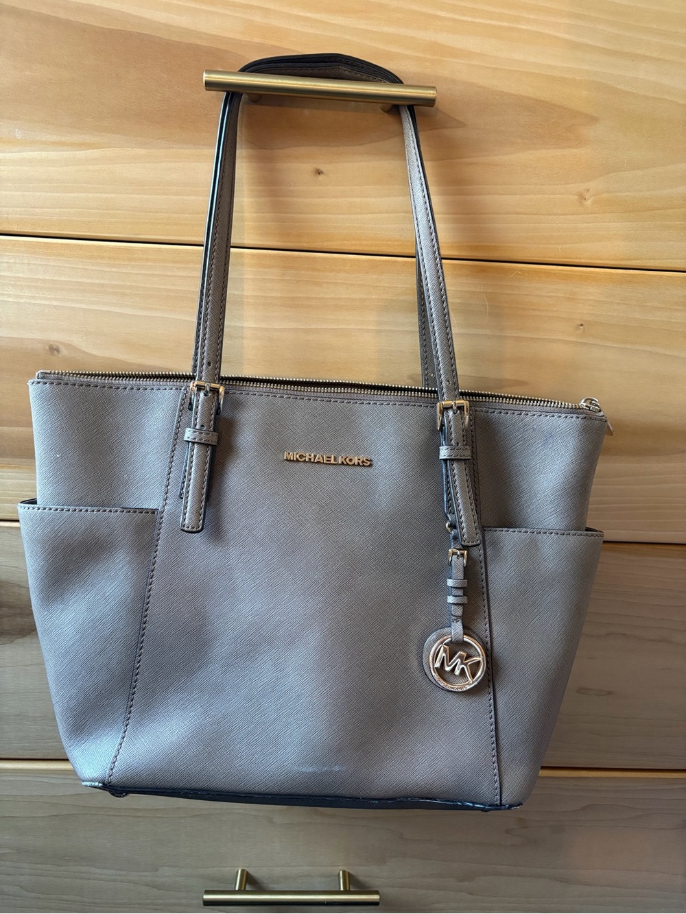 Michael Kors Taupe Jet set tote bag